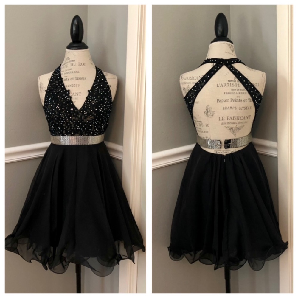 NEW MORI LEE SZ 4 BLACK SILVER BEAD ILLUSION CUT OUT FORMAL DRESS